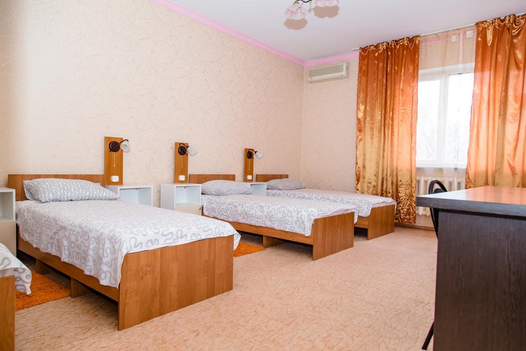 Hostel Lira Krasnodar Extérieur photo